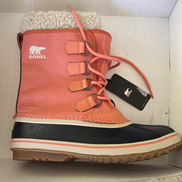 Sorel Pink and Navy Winter Boots NWT - Picture 1 of 9